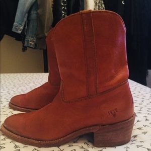 FRYE Cowboy boots